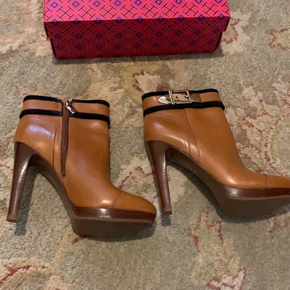 Tory Burch Belinda Cognac Bootie Size 9 - Picture 5 of 11